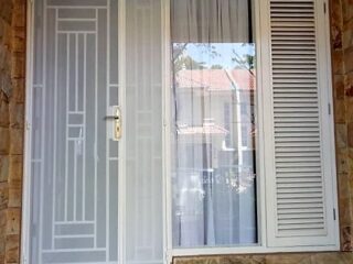 Pintu Tralis Minimalis